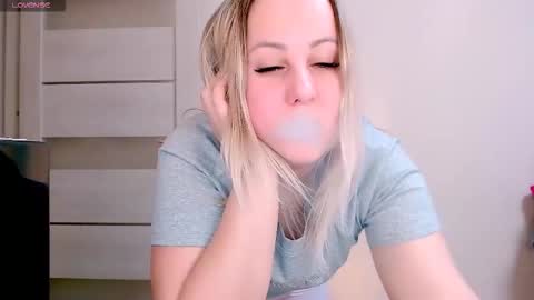 hi glad to chat online show from November 6, 5:14 pm