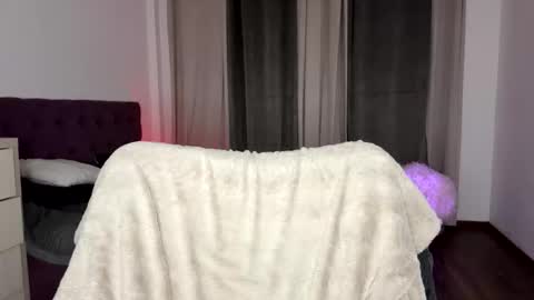 Snapshot of notamericanpie23 chatting on November 4, 2:21 am Tina online show from November 4, 2:21 am