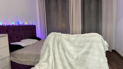 Snapshot of notamericanpie23 chatting on November 27, 9:28 pm Tina online show from November 27, 9:28 pm