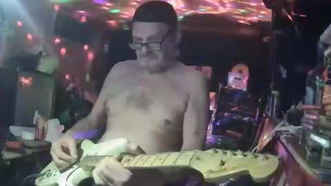 Snapshot of notflamingfart chatting on January 11, 12:04 am notflamingfart online show from January 11, 12:04 am