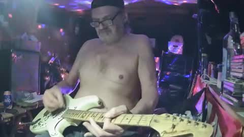 Snapshot of notflamingfart chatting on February 17, 7:31 pm notflamingfart online show from February 17, 7:31 pm