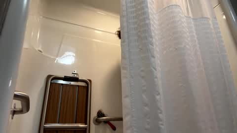 Snapshot of notsoguiltypleasure chatting on November 22, 4:00 am notsoguiltypleasure online show from November 22, 4:00 am