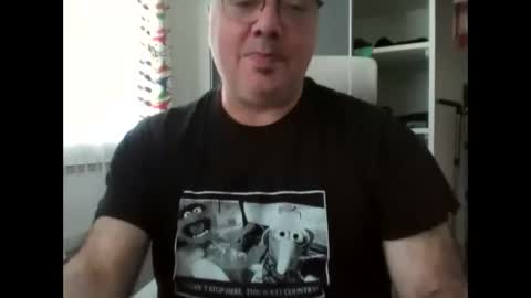 Snapshot of nounoursss974 chatting on February 14, 7:59 am sweet bear online show from February 14, 7:59 am