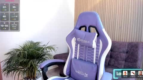 Snapshot of novacox_34 chatting on May 13, 9:50 am novacox_34 online show from May 13, 9:50 am