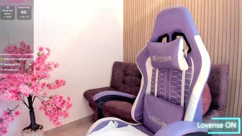 Snapshot of novacox_34 chatting on June 4, 9:43 pm novacox_34 online show from June 4, 9:43 pm
