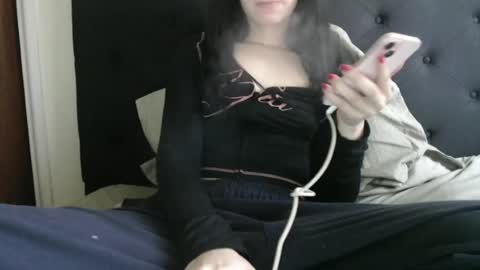 Snapshot of novafrey chatting on June 30, 5:03 pm Olivia online show from June 30, 5:03 pm