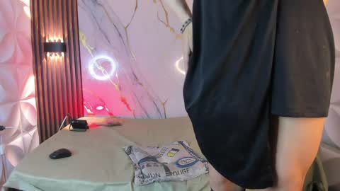 novanight_ online show from April 27, 11:52 am