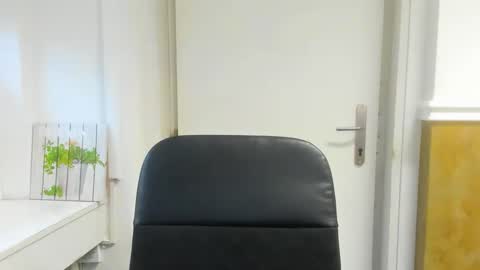 novasmilee online show from December 17, 11:49 am