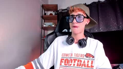 Nova online show from December 3, 6:28 pm