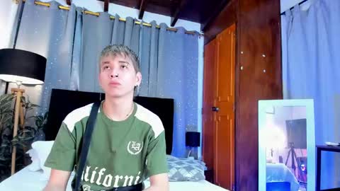 Snapshot of novaybrian chatting on January 17, 4:28 am NovayBrian online show from January 17, 4:28 am