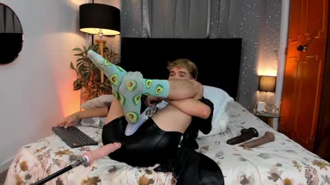 Snapshot of novaybrian chatting on January 27, 7:45 am NovayBrian online show from January 27, 7:45 am