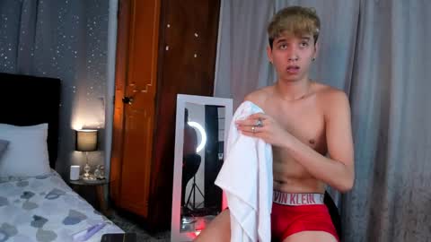 Snapshot of novaybrian chatting on February 15, 5:09 am NovayBrian online show from February 15, 5:09 am