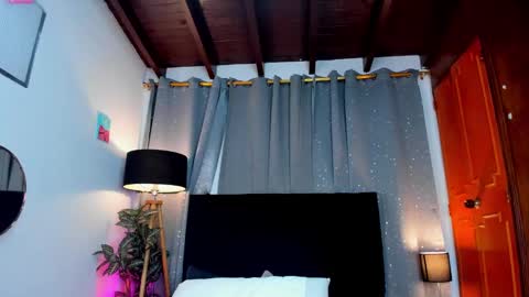 Snapshot of novaybrian chatting on February 27, 10:59 am NovayBrian online show from February 27, 10:59 am