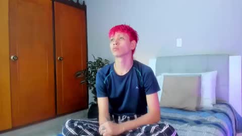 Snapshot of novaybrian chatting on February 27, 11:48 pm NovayBrian online show from February 27, 11:48 pm