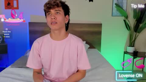 Snapshot of novaybrian chatting on October 9, 4:43 am NovayBrian online show from October 9, 4:43 am