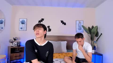 Snapshot of novaybrian chatting on October 25, 4:42 am NovayBrian online show from October 25, 4:42 am