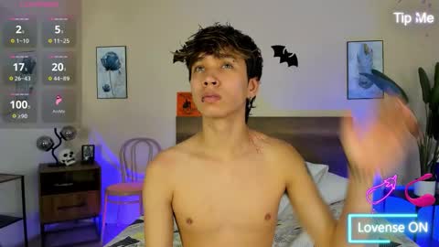 Snapshot of novaybrian chatting on October 29, 4:37 am NovayBrian online show from October 29, 4:37 am