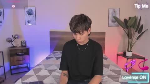 Snapshot of novaybrian chatting on November 29, 5:10 am NovayBrian online show from November 29, 5:10 am