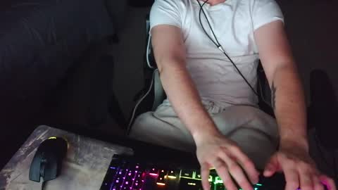 nsfwlogan50 online show from April 27, 1:14 am