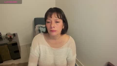 nuit_rose online show from January 14, 2:28 am