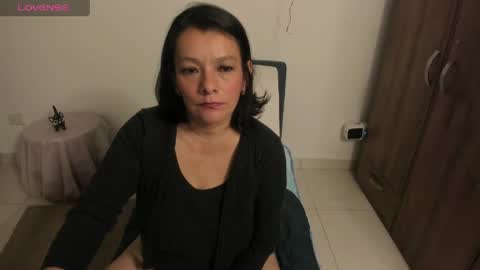 nuit_rose online show from April 27, 1:36 am