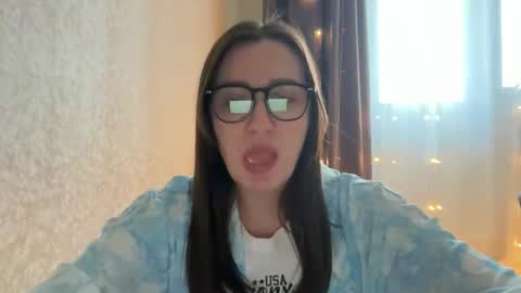 Snapshot of nuitblanche_vibes chatting on November 25, 8:03 am nuitblanche_vibes online show from November 25, 8:03 am