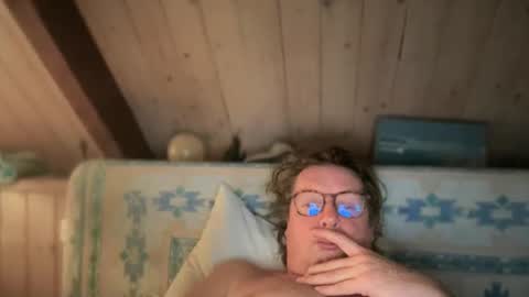 Snapshot of nurod chatting on February 9, 8:33 am nurod online show from February 9, 8:33 am