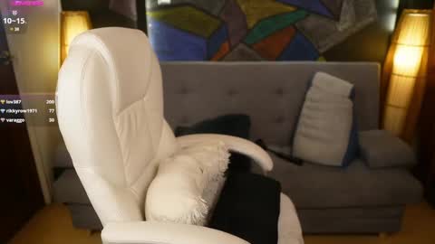 Snapshot of nurse_squirt chatting on January 15, 3:33 am Claudia online show from January 15, 3:33 am