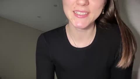 Ema online show from February 5, 3:49 pm