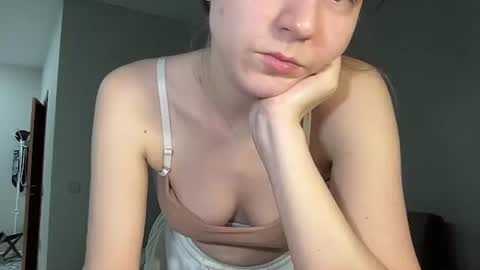 Ema online show from March 29, 5:57 pm