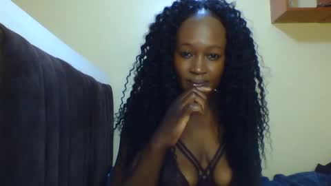 Snapshot of nutgal_ chatting on October 15, 9:53 am nutgal online show from October 15, 9:53 am