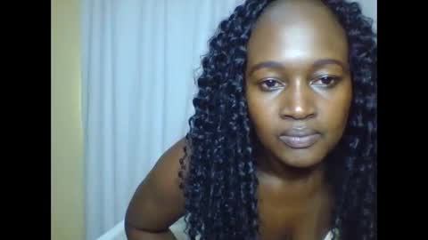 Snapshot of nutgal_ chatting on October 21, 6:47 am nutgal online show from October 21, 6:47 am