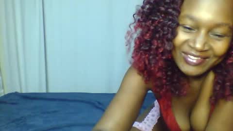 Snapshot of nutgal_ chatting on November 25, 1:16 am nutgal online show from November 25, 1:16 am