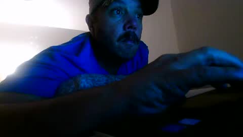 Snapshot of nuttincowboy727272 chatting on April 8, 1:38 am nuttincowboy727272 online show from April 8, 1:38 am