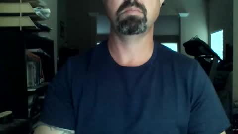 nvrenuff1979 online show from April 13, 11:27 am