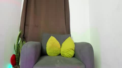 Snapshot of nyalgasai1 chatting on December 14, 4:29 am Nia online show from December 14, 4:29 am