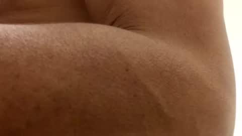 Snapshot of nyanez322 chatting on January 2, 8:39 am nyanez322 online show from January 2, 8:39 am