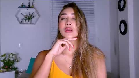 Nycole online show from February 6, 11:10 am