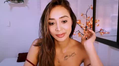 Nycole online show from November 25, 7:36 pm