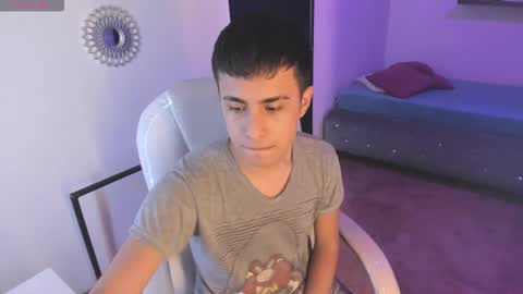 Snapshot of nyko_ds chatting on November 21, 4:33 am nyko_ds online show from November 21, 4:33 am