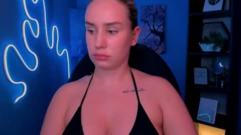 Snapshot of nymiraa chatting on June 11, 12:32 am Mira online show from June 11, 12:32 am