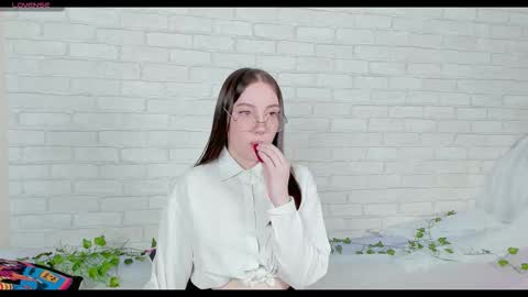 Kat online show from January 8, 4:53 pm