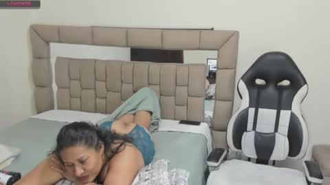 nyomi browm online show from February 26, 8:37 am