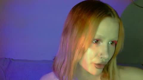 Snapshot of nyra_thira chatting on October 17, 11:51 pm nyra_thira online show from October 17, 11:51 pm