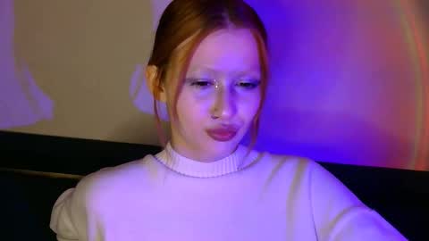 Snapshot of nyra_thira chatting on December 14, 1:44 am nyra_thira online show from December 14, 1:44 am