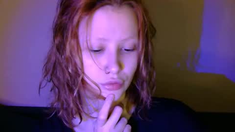 Snapshot of nyra_thira chatting on December 16, 10:31 am nyra_thira online show from December 16, 10:31 am