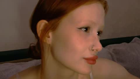 Snapshot of nyra_thira chatting on May 8, 10:59 pm nyra_thira online show from May 8, 10:59 pm