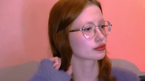 Snapshot of nyra_thira chatting on May 24, 9:42 pm nyra_thira online show from May 24, 9:42 pm