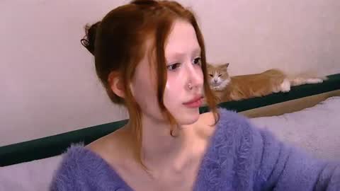 Snapshot of nyra_thira chatting on August 4, 1:09 am nyra_thira online show from August 4, 1:09 am