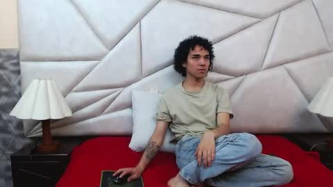 nyx_and_arian online show from April 22, 2:03 am